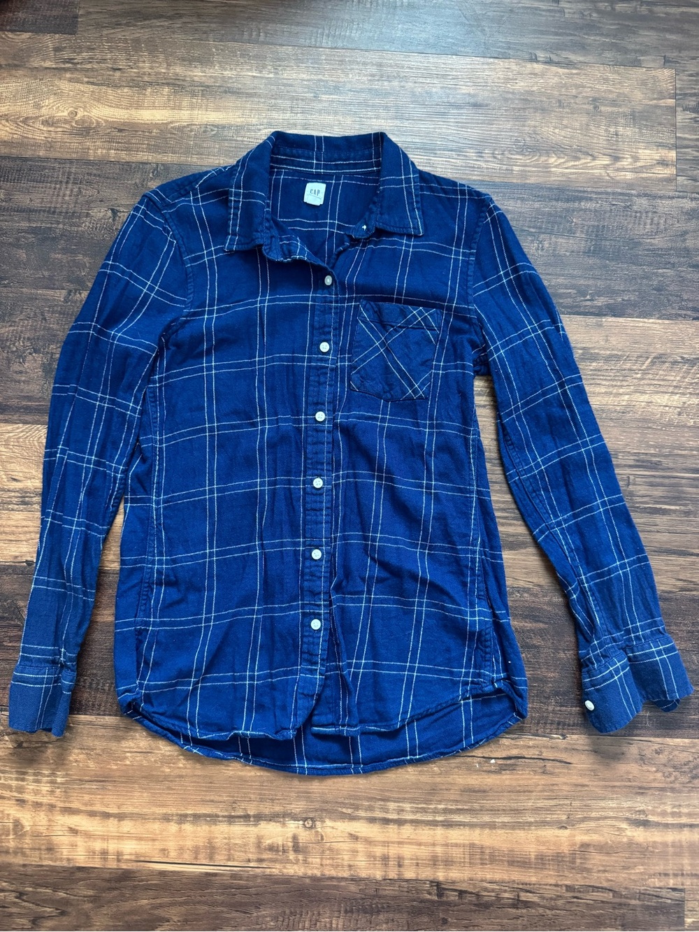 GAP Blue Plaid Button-Up Shirt 55% cotton 45% rayon